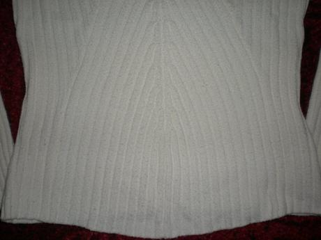 Bílý pružný svetřík, m