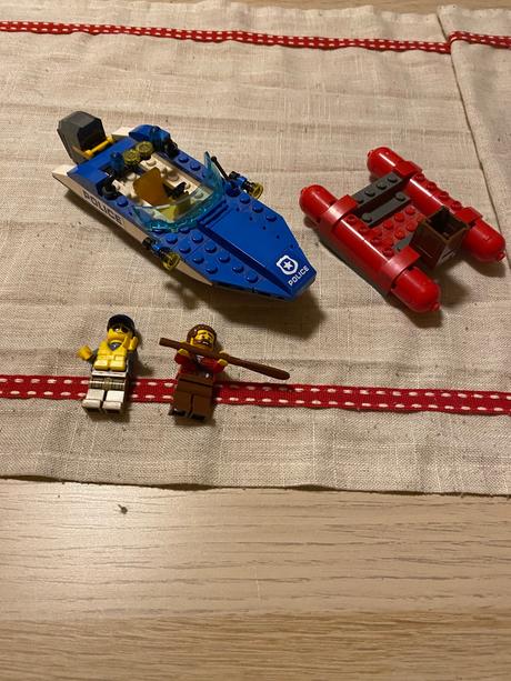 Lego city set 60176,