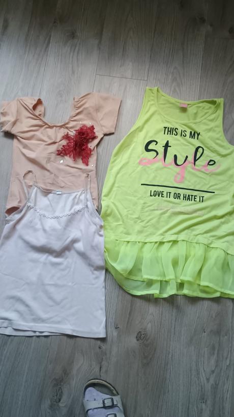 Dívčí oblečení 30 ks, 140–152