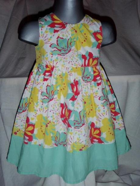 Krásné nepřehlédnutelné květované šaty, bows & arrows,92