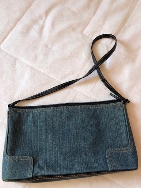 Dzinova mala kabelka, 