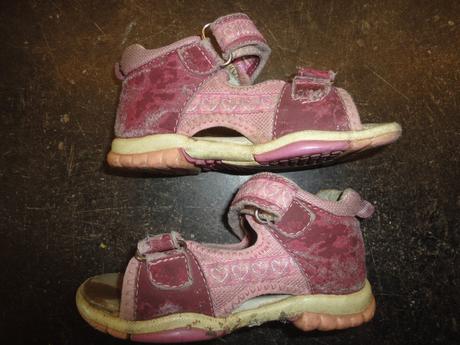 Sandálky - na donošení, 24