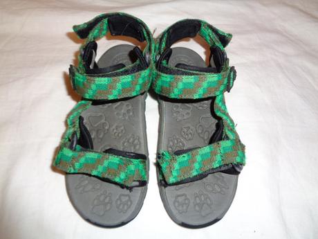 Super zelené sandále, 28