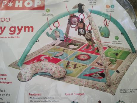 Hrací deka s hrazdou skip hop,