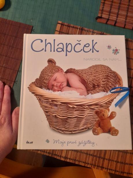 Kniha narodil sa chlapček,