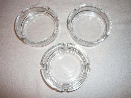 Skleněný popelník, 