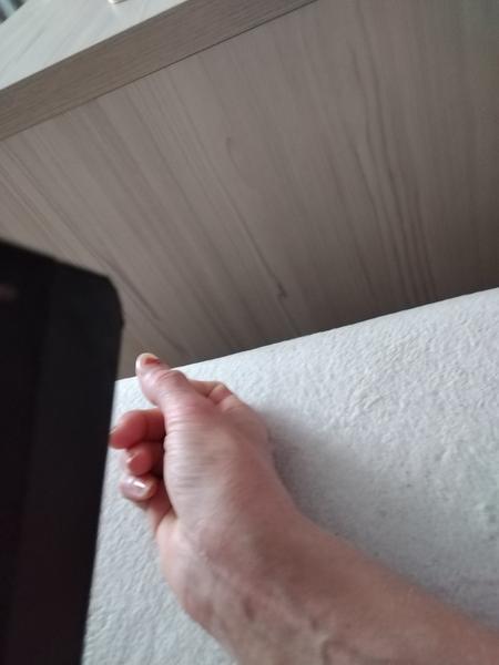 Bolest ruky, zápěstí. Co dělat?