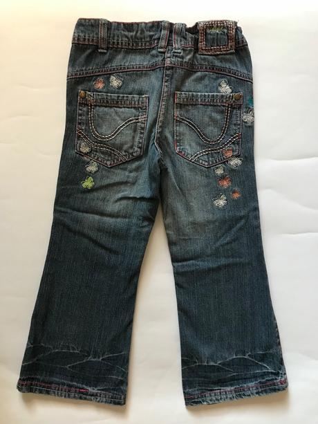 Džíny s motýlky, next,104