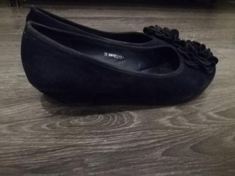 Černé lodičky s kytičkou, clara barson,39