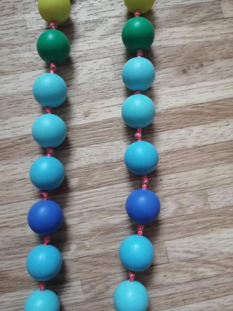 Kojící/nosící silikonové korále,