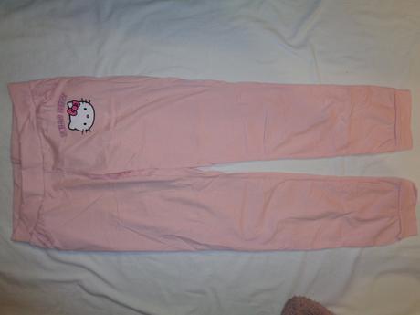 Krásná růžová souprava hellou kitty, disney,176