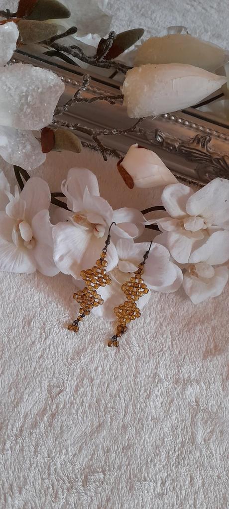 Korálkové dlouhé visací náušnice, 