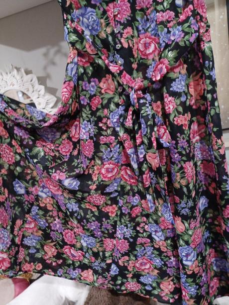 Květnované květinové kytičkové šaty vintage, m