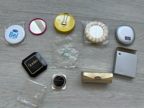 Sada zrcátka, krabička na rtěnku, držák na kabelku, 