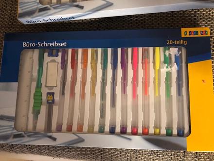 20 dilny set tuzek/ neonate barvy,