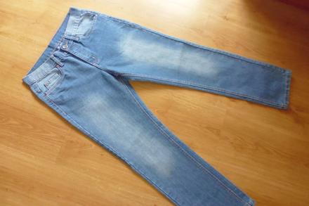 Džíny, 158
