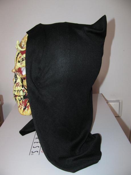 Karnevalový kostým-maska ďábla s kutnou,