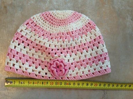 Háčkovaná jarní čepička růžová bílá kytička 1 rok , 86