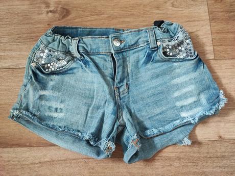 Džínové šortky, 152