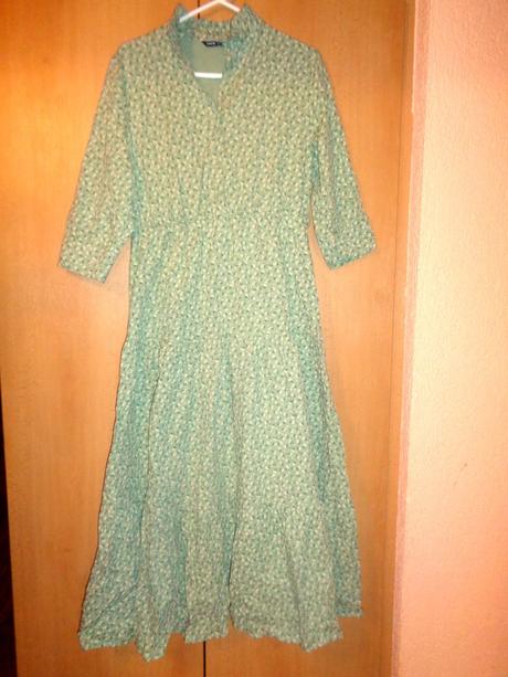 Luxusní hráškově zelené volánové maxi šaty, 44