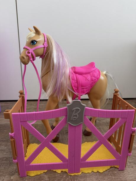 Koník barbie mattel, 