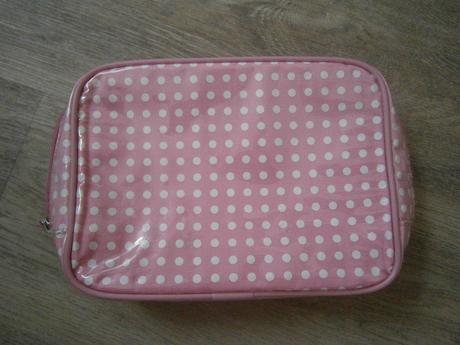 Kosmetická kabelka hello kitty,