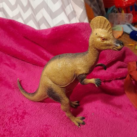 Velký dinosaurus hnědý gumový,