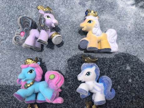 9 konicku filly s korunkou,