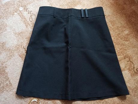 Kalhoty, sukně, triko a top, 36