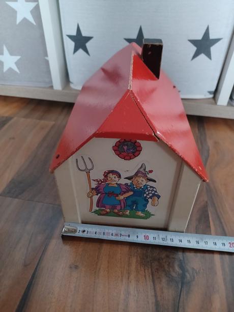 Retro dřevěný domeček pro panenky, 