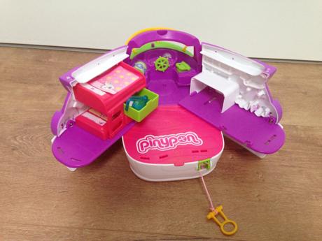 Pinypon famosa panenky, lod, prislusenstvi, 