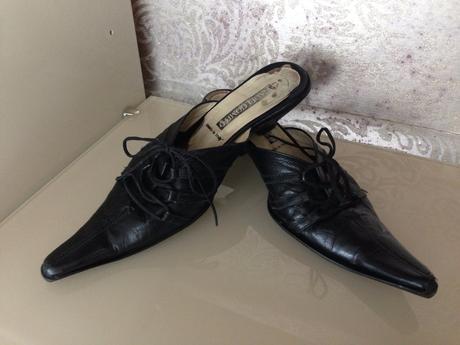 Slippers černé špičaté pantoflíčky 36-37 nazouvací, 36
