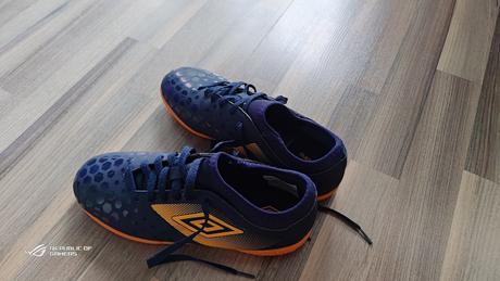 Boty, sálovky, umbro,40