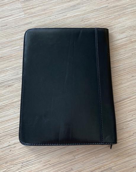 Kožené černé konferenční desky,