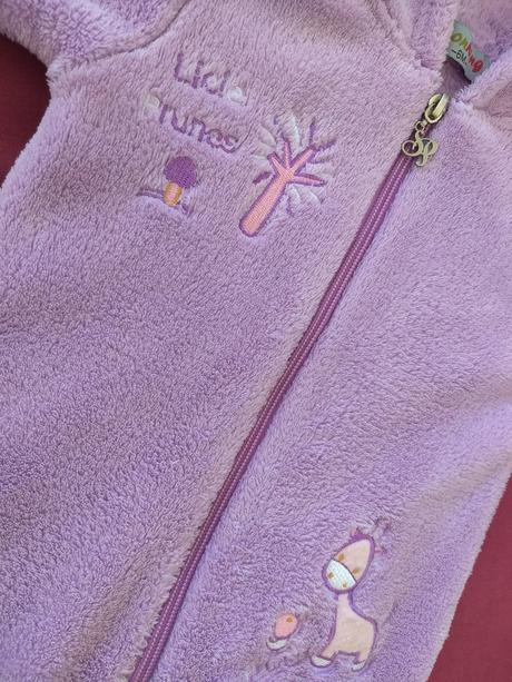 Fialová kombinéza, 68