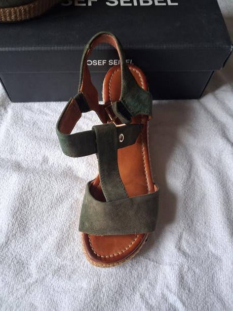 Letní sandály na klínku, 39