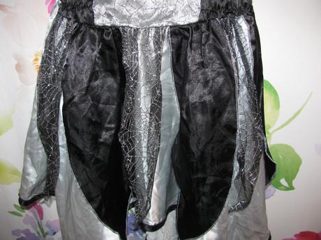 Karnevalový kostým-šaty krásné čarodějky,upírky, 