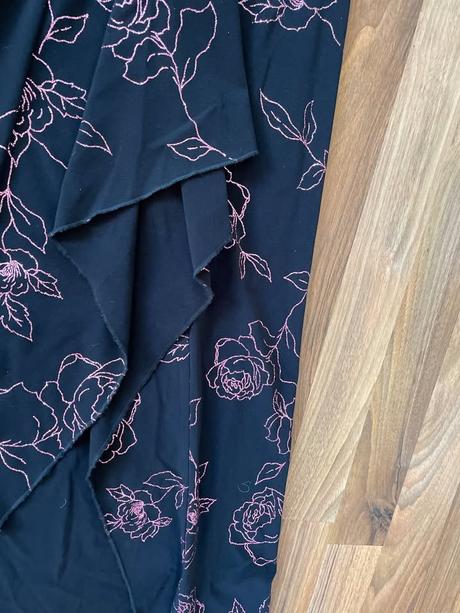 Maxišaty s třpyt růží a rozparkem, vel 42, možná s, l