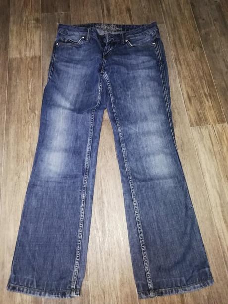Džíny, 38
