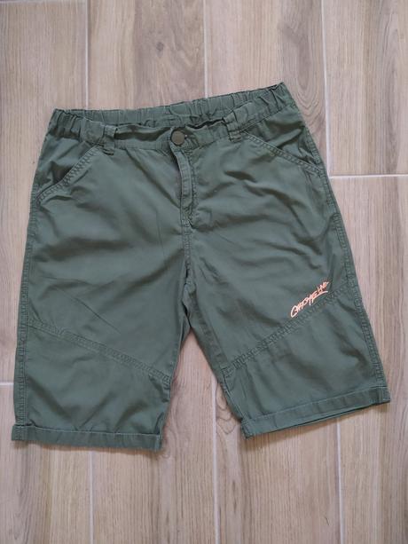 Zelené khaki šortky, chapter young,164
