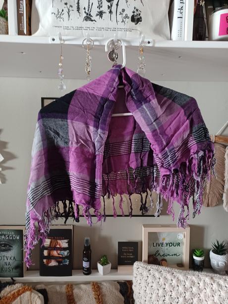 Kárované šátek, 140