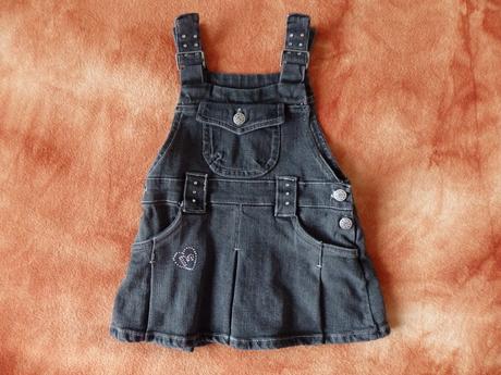 Džínové šatičky, 74