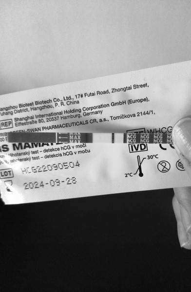 Je test slabě pozitivní devět dní po styku?