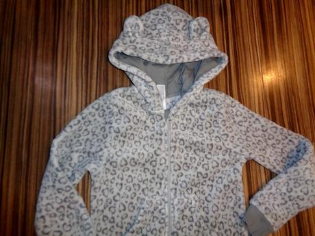 Teploučký měkoučký overal-šedý se srdíčky 134/140, c&a,134