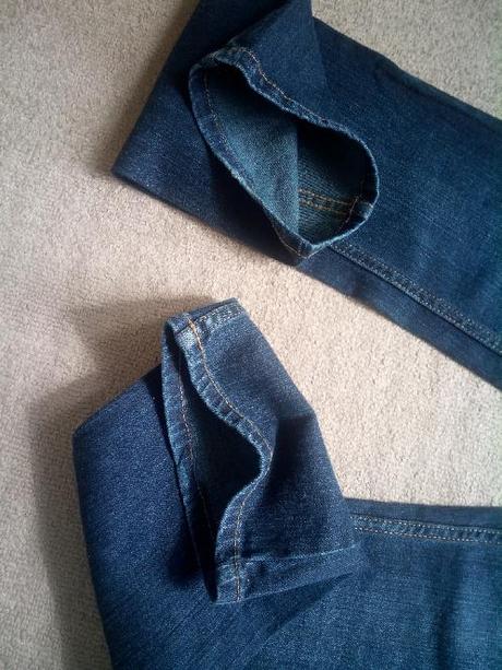 Dámské nebo dívčí tmavé rifle, s