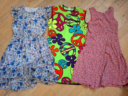3x šaty vel 134, 134