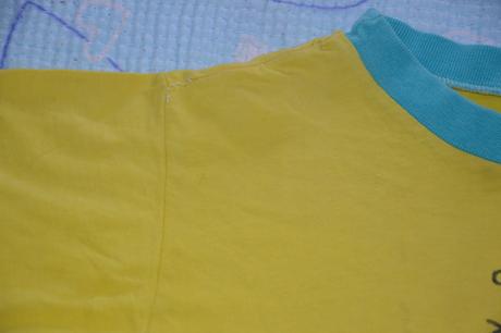 2x žluté tričko s obrázkem, 98