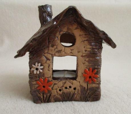 Keramický domeček na čajovou svíčku, 