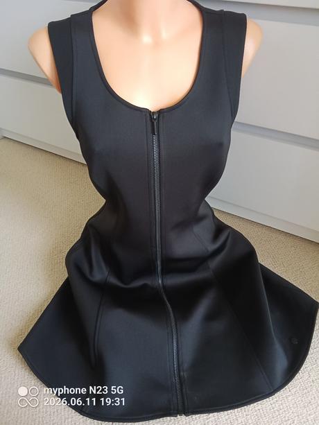 Šaty neopren zn."elevenparis" vel."m", m