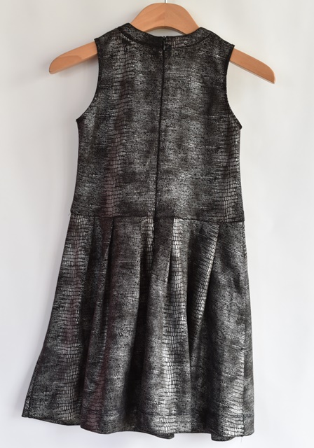 Šaty vel. 9 let, 104